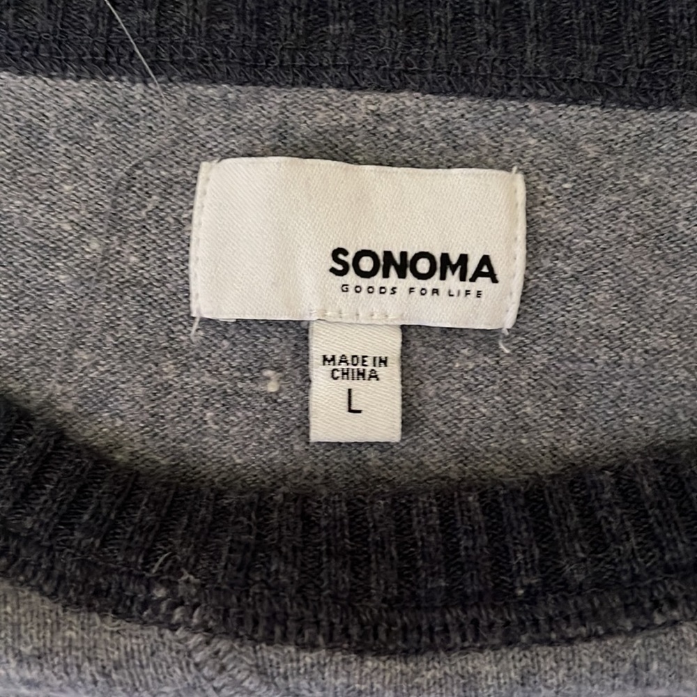 Men’s Sweater - Large - Picture 2 of 6